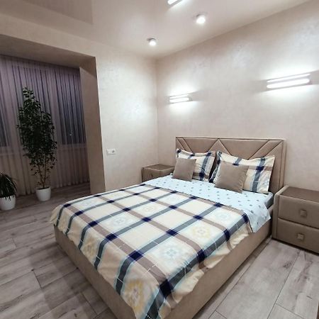 2К Шикарний Люкс! Apartment Khmel'nyts'kyy Ngoại thất bức ảnh