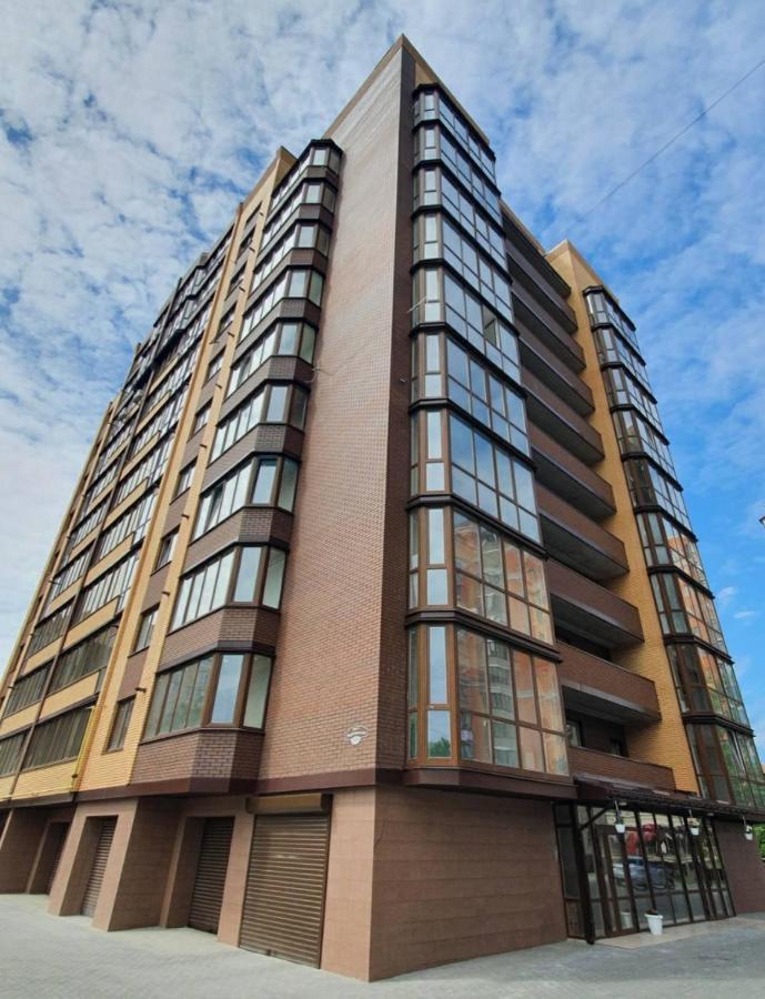 2К Шикарний Люкс! Apartment Khmel'nyts'kyy Ngoại thất bức ảnh