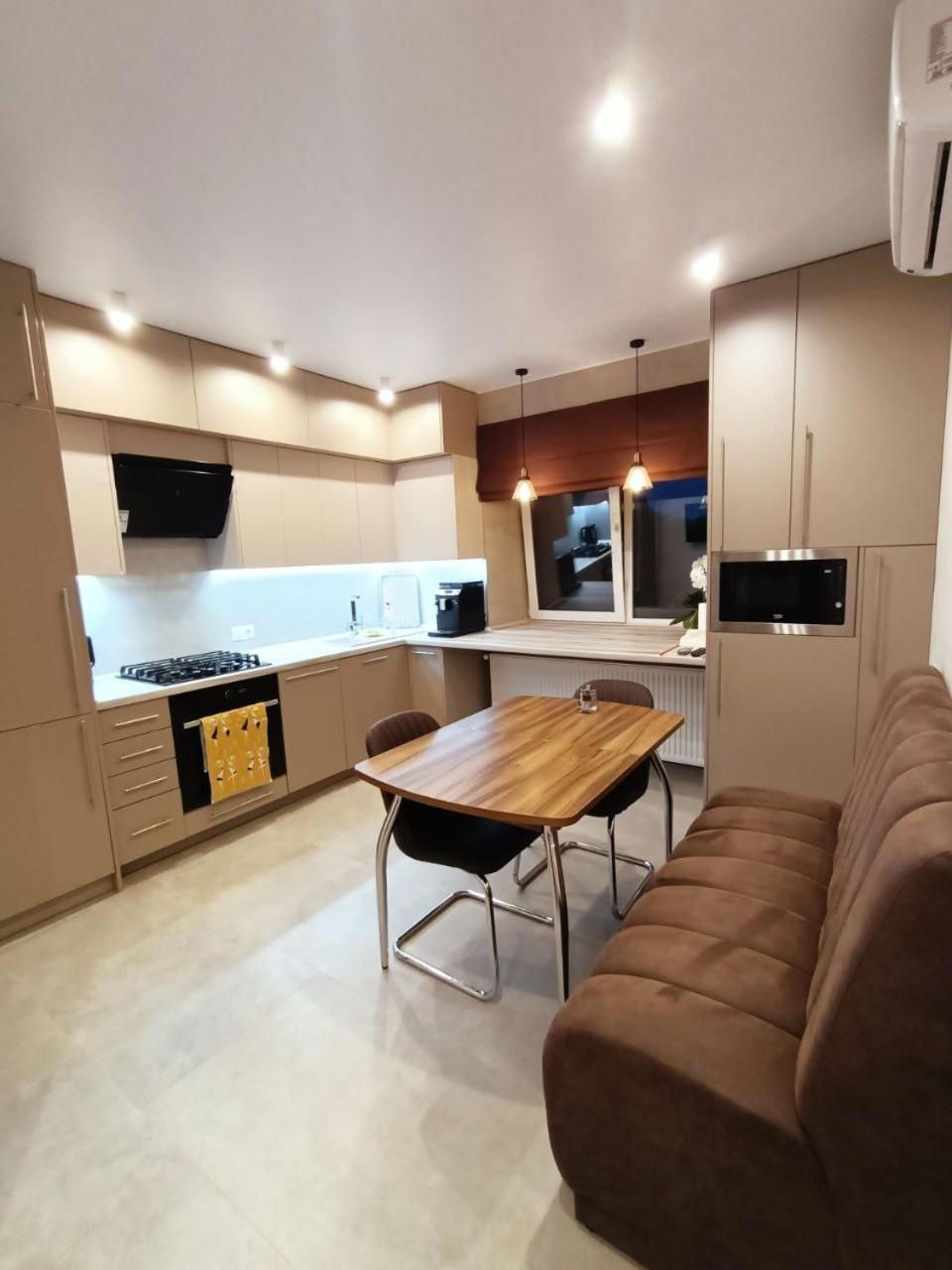 2К Шикарний Люкс! Apartment Khmel'nyts'kyy Ngoại thất bức ảnh