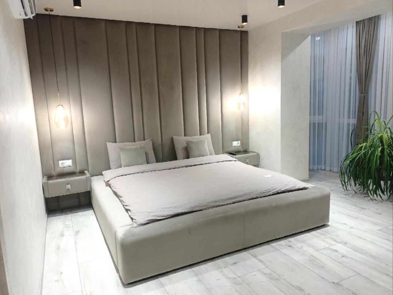 2К Шикарний Люкс! Apartment Khmel'nyts'kyy Ngoại thất bức ảnh